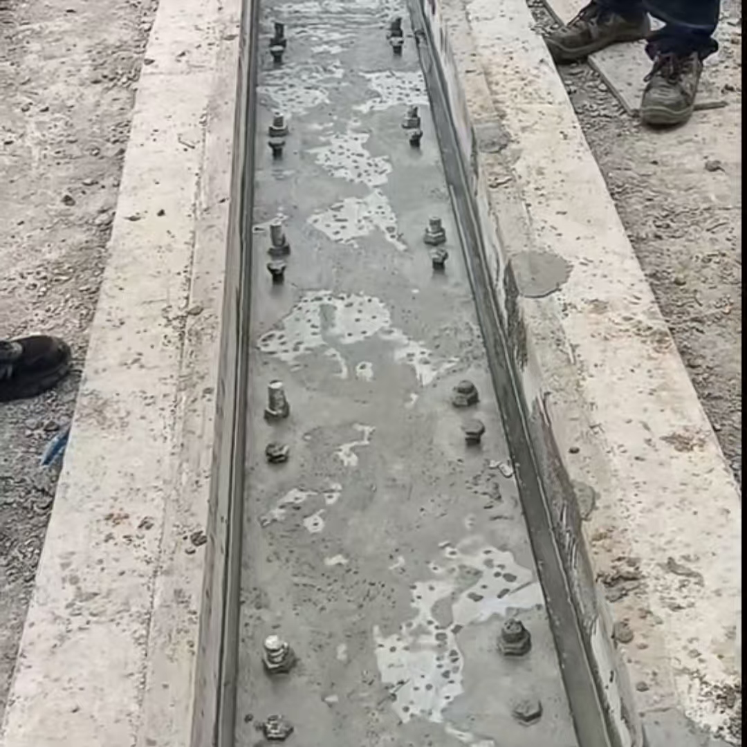 秭归港口码头起重机龙门吊重型机械设备稳固用早强快凝轨道胶泥